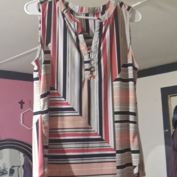 CUTE V-cut patterned blouse - Picture 6 of 14